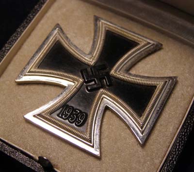 Iron Cross 1st Class. By Friedrich Orth. Cased. Maker '15.'    