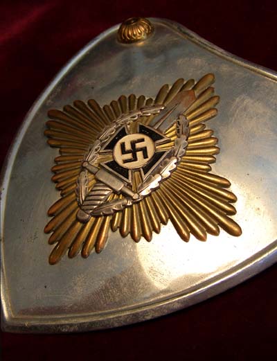 A scarce NSKOV gorget (without chains)
