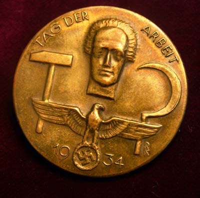 Tag Der Arbeit 1934 (Day of Work) Brass Badge