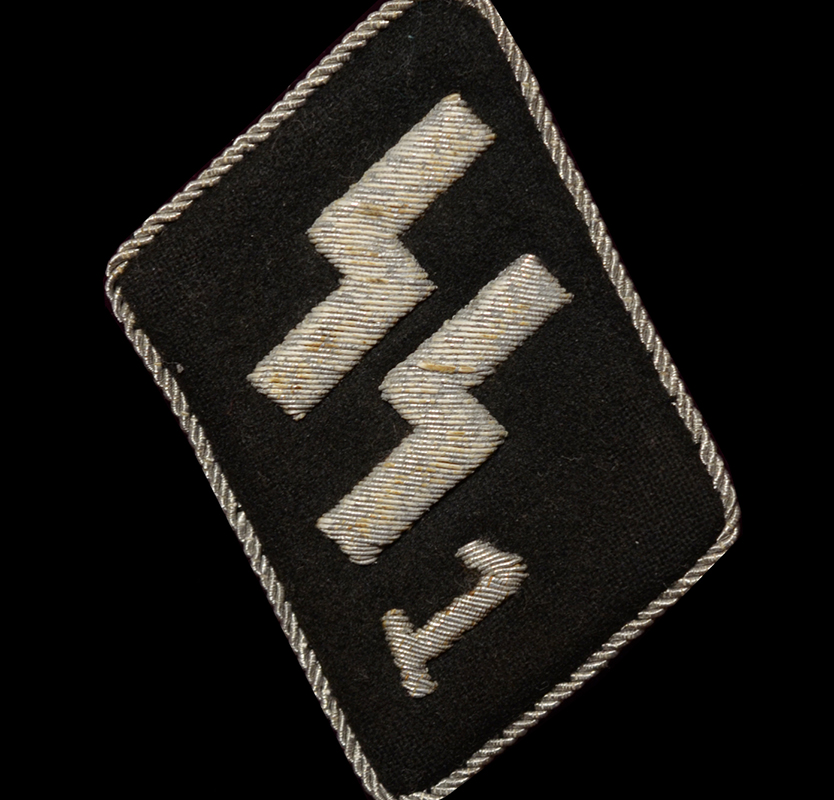 SS-VT 'Deutschland' Number '1' Officer Collar Patch.