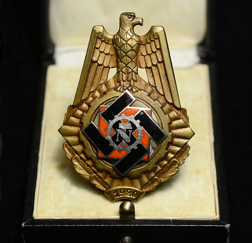TeNo Award Badged Cased | 1920 Dated
